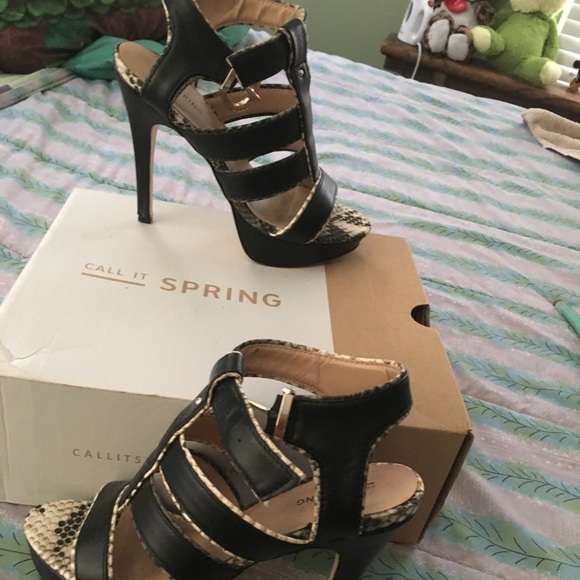 🌺🌸Call it spring 🌺🌸 snake print heels❤️ - Picture 1 of 5